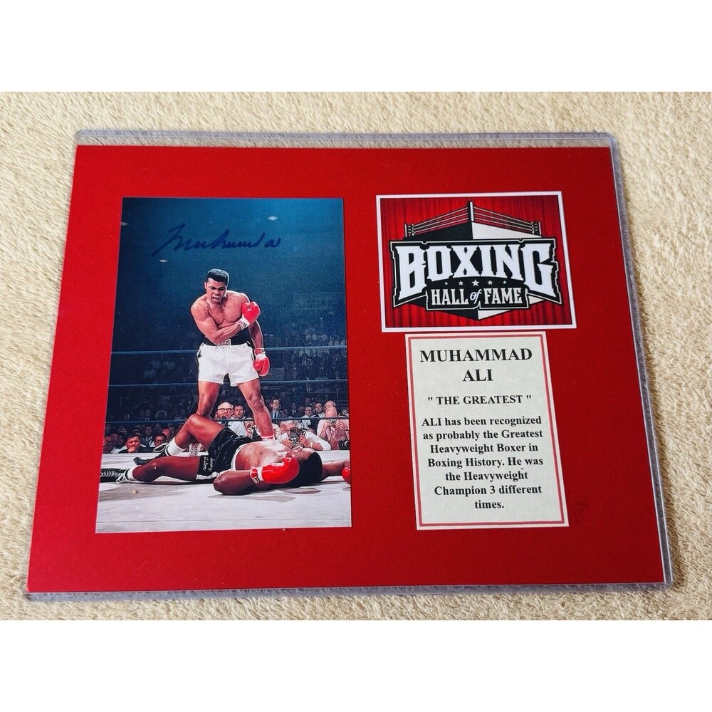 Muhammad Ali Autographed matted Picture w/ COA-In Hard Case-Boxing Hall Of Fame